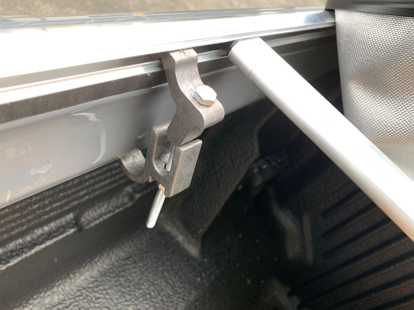 Soft Tonneau Cover suitable for Mitsubishi Triton 2025+