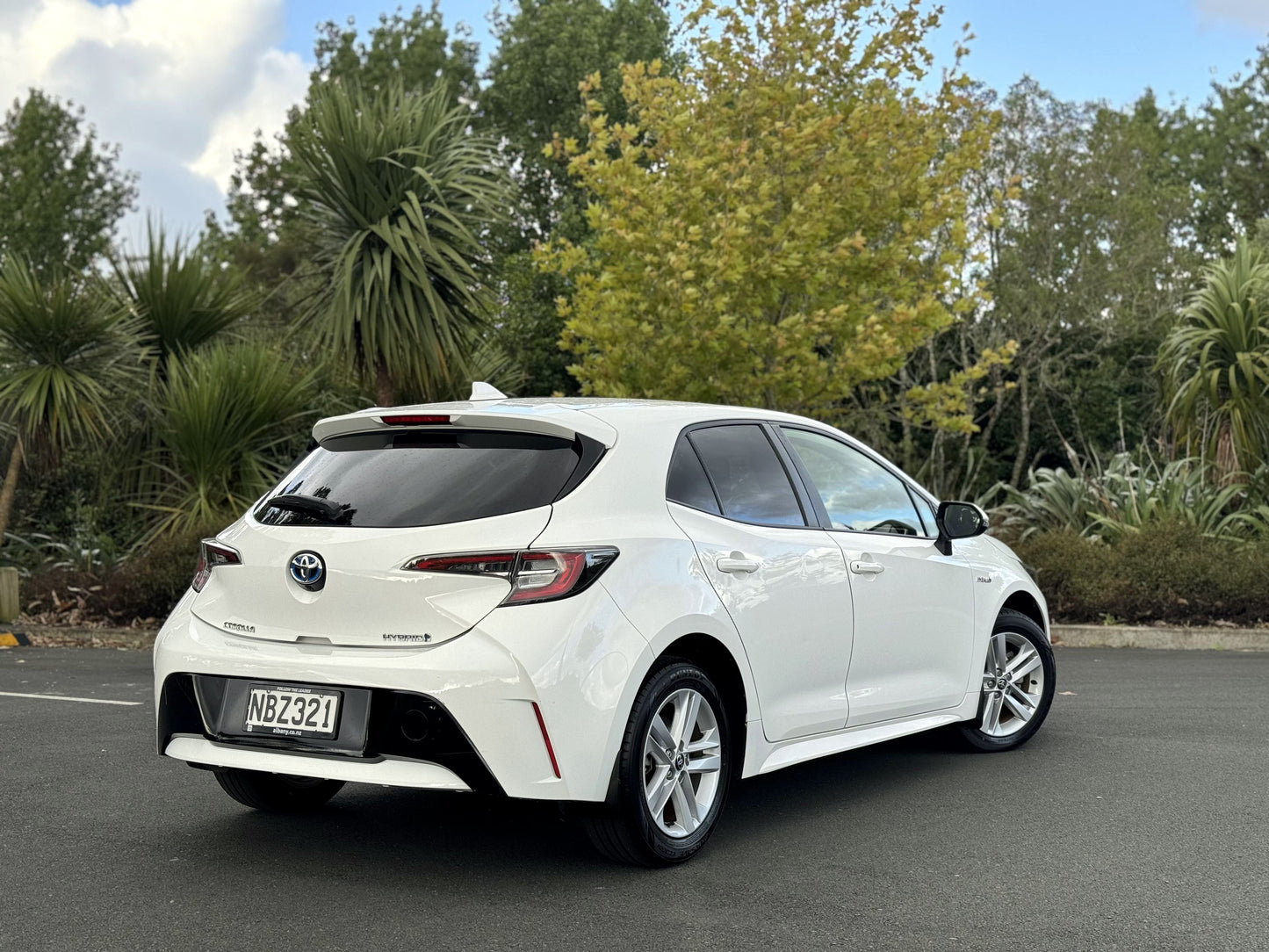 2020 Toyota Corolla White NZ New 2.0P Petrol Hybrid