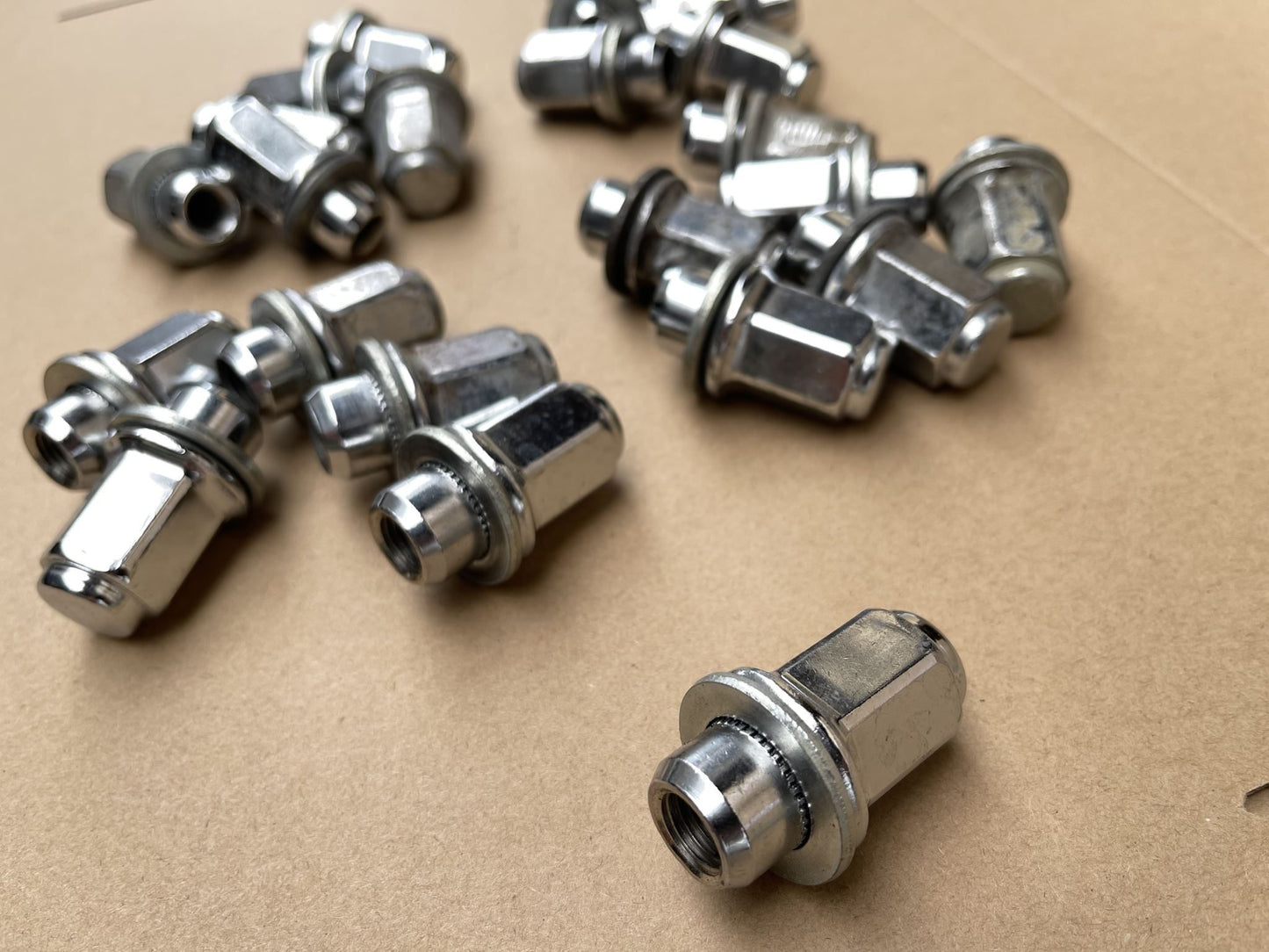 24 x Genuine Toyota wheel nuts for Hiace / Hilux