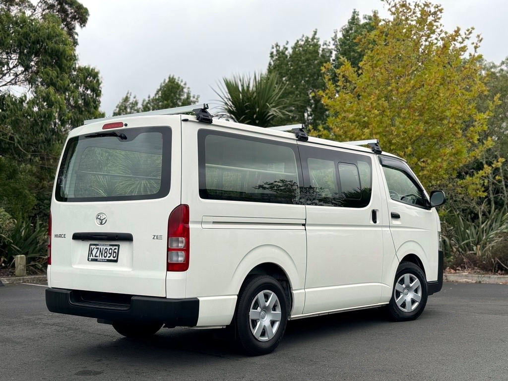 2017 Hiace White ZL3.0TD NZ NEW