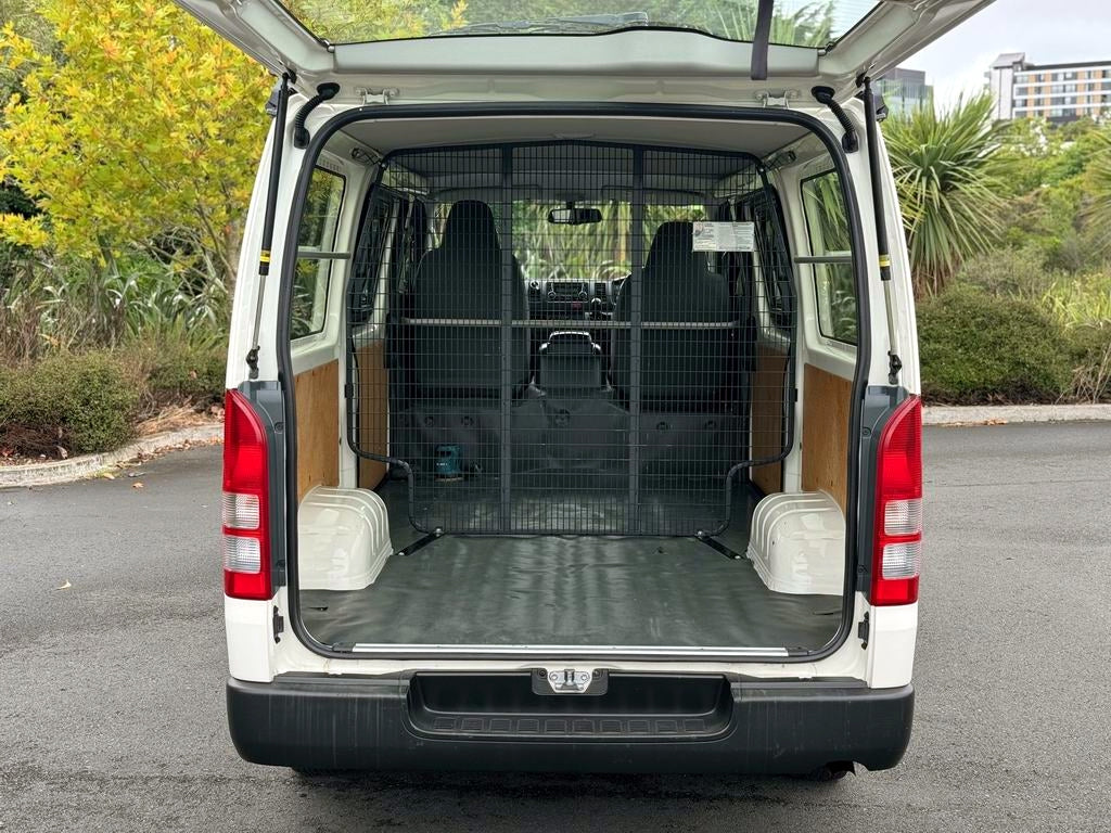 2017 Hiace White ZL3.0TD NZ NEW